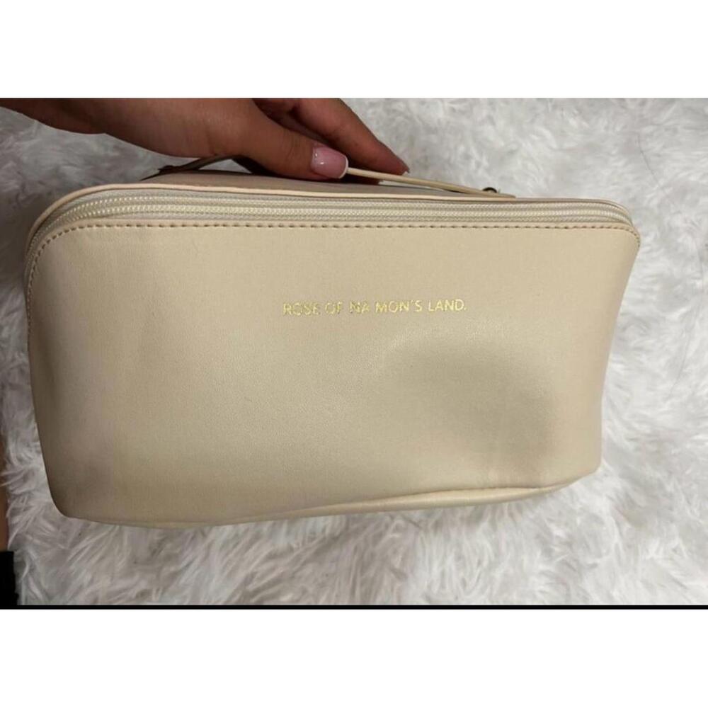 makeup bag - Picture 3 of 3